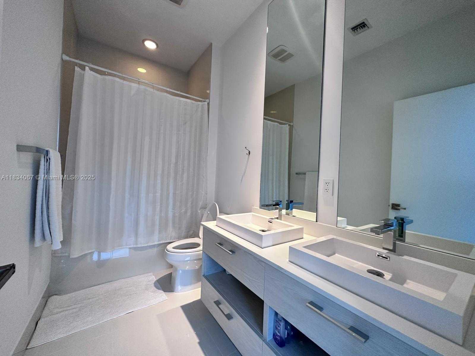 Small Image of 45 SOUTH WEST 9TH ST #4508, Miami Number 13