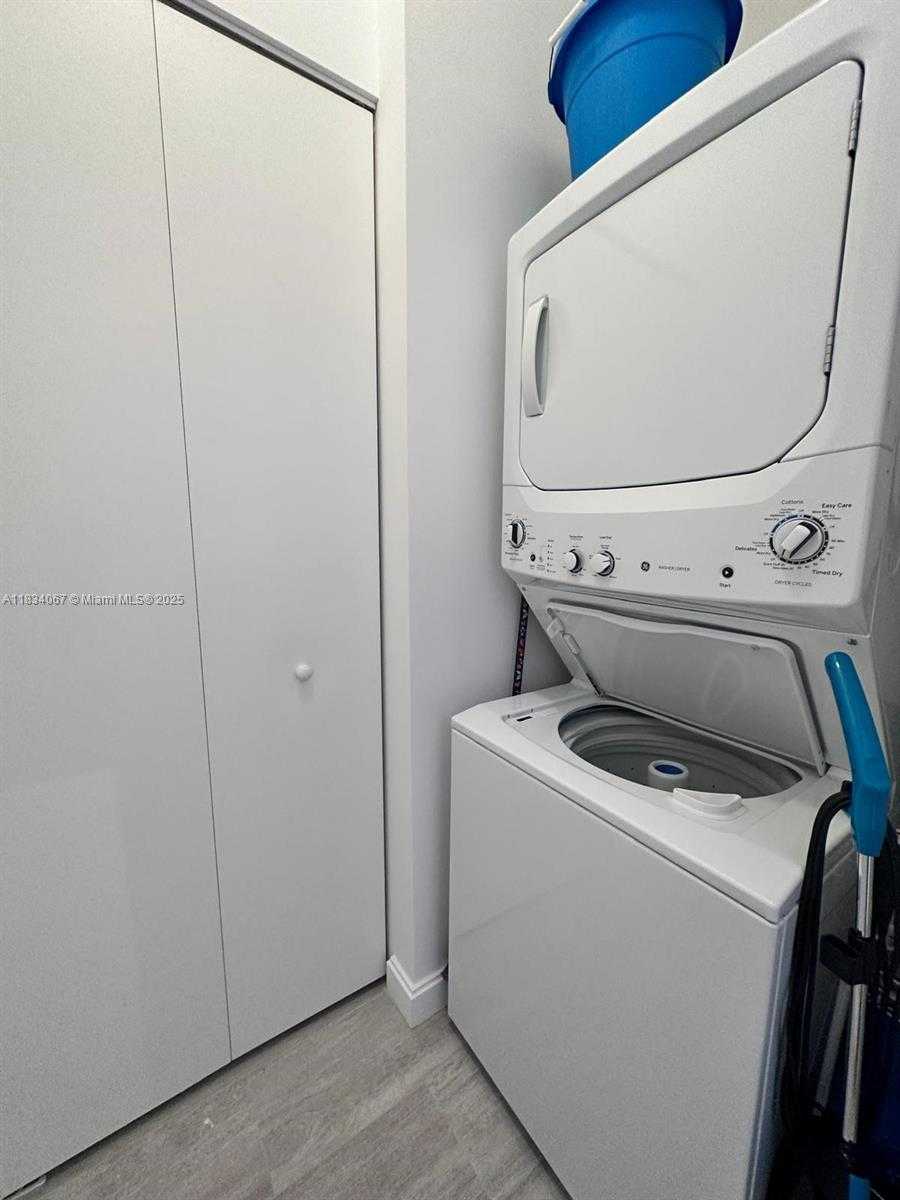 Small Image of 45 SOUTH WEST 9TH ST #4508, Miami Number 16