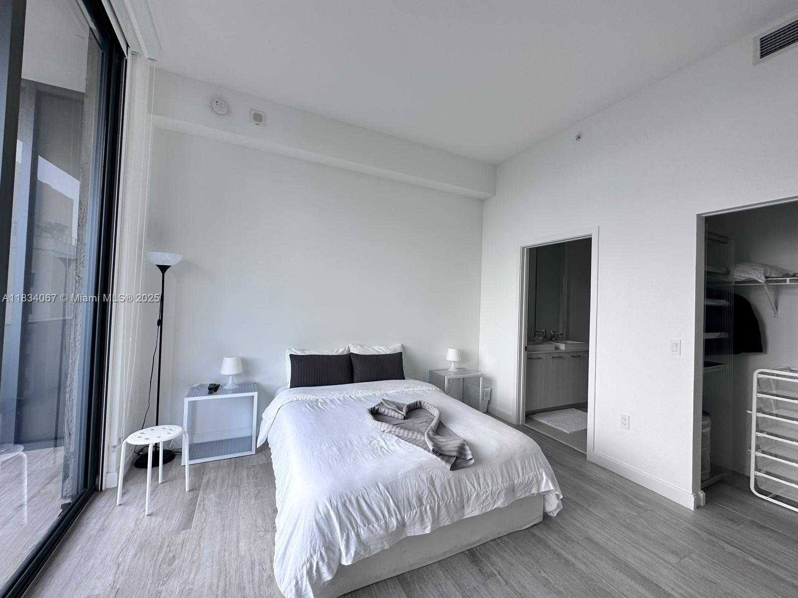 Small Image of 45 SOUTH WEST 9TH ST #4508, Miami Number 7