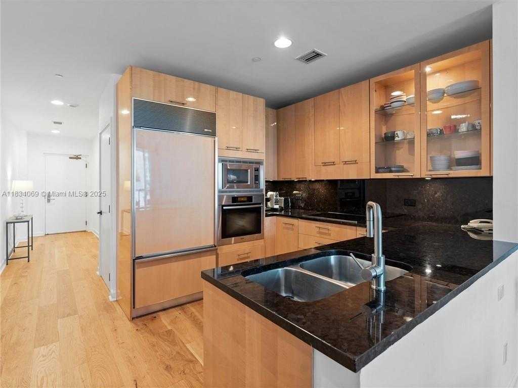 Small Image of 6799 COLLINS AVE #301, Miami Beach Number 10