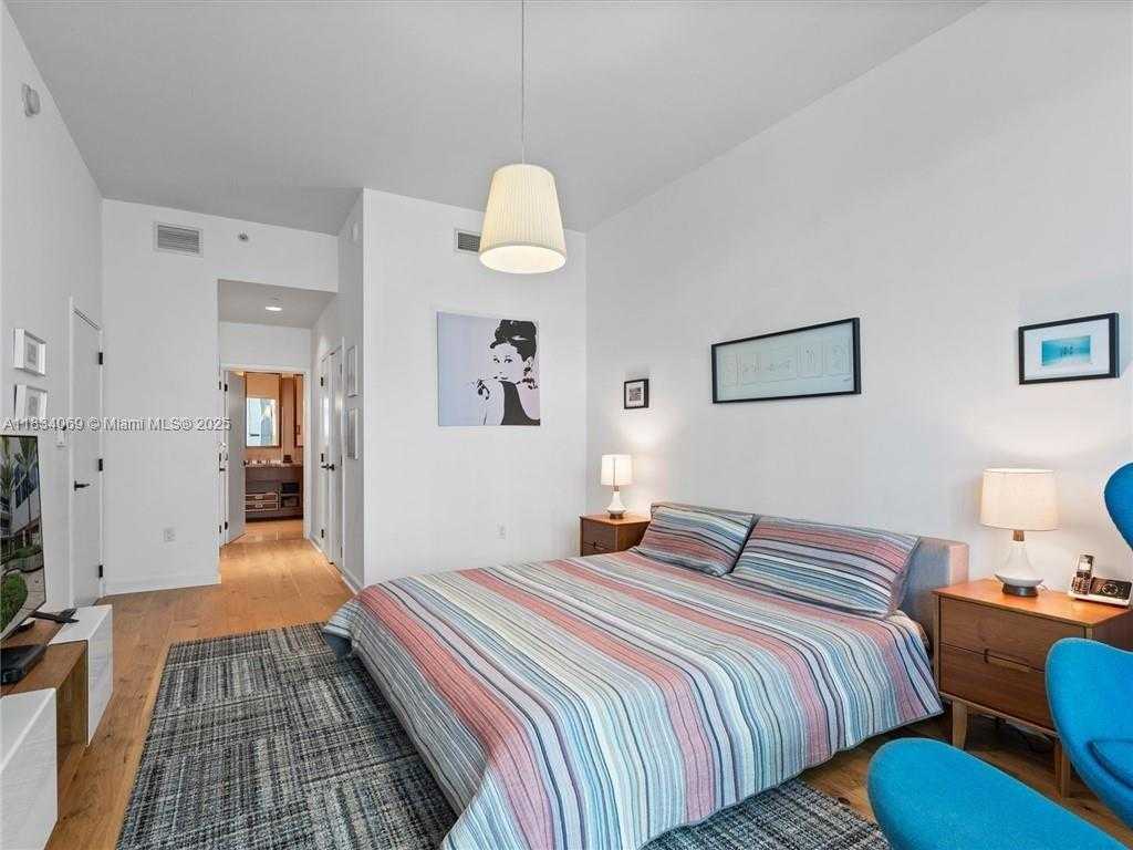 Small Image of 6799 COLLINS AVE #301, Miami Beach Number 15