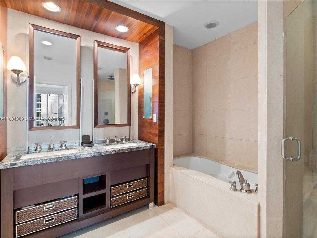 Small Image of 6799 COLLINS AVE #301, Miami Beach Number 18