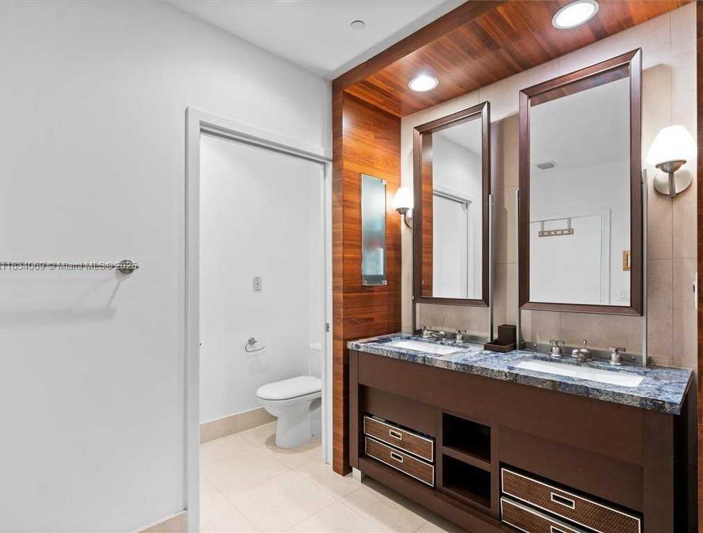 Small Image of 6799 COLLINS AVE #301, Miami Beach Number 19