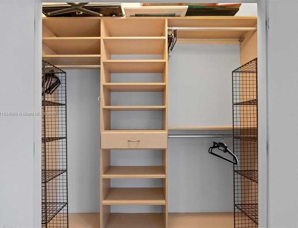 Small Image of 6799 COLLINS AVE #301, Miami Beach Number 23