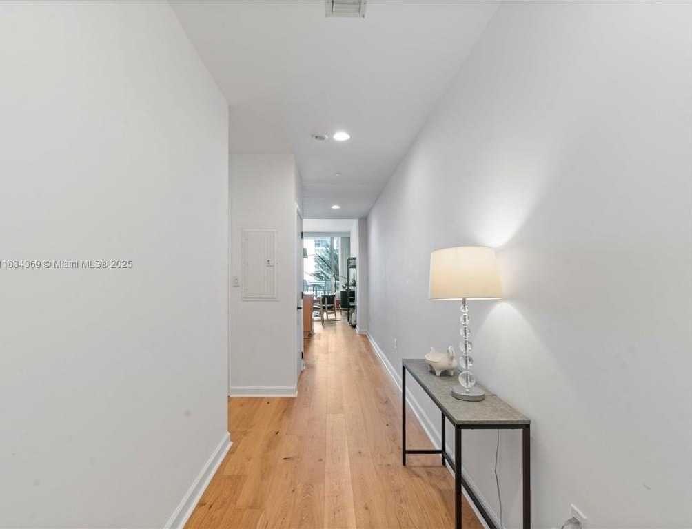 Small Image of 6799 COLLINS AVE #301, Miami Beach Number 5
