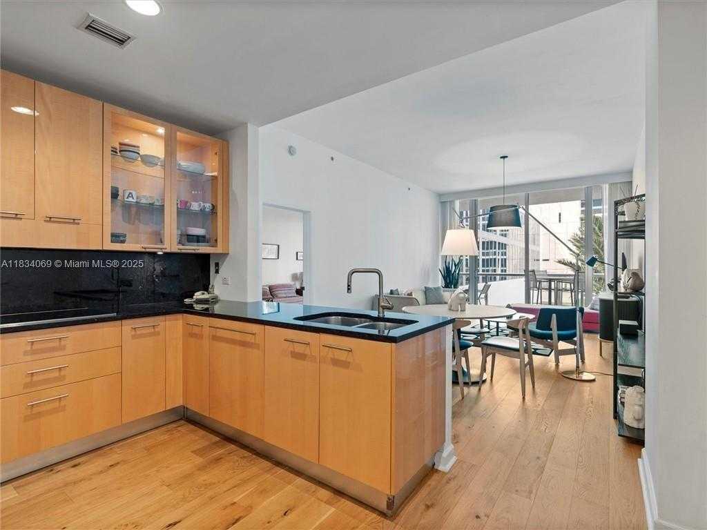 Small Image of 6799 COLLINS AVE #301, Miami Beach Number 6