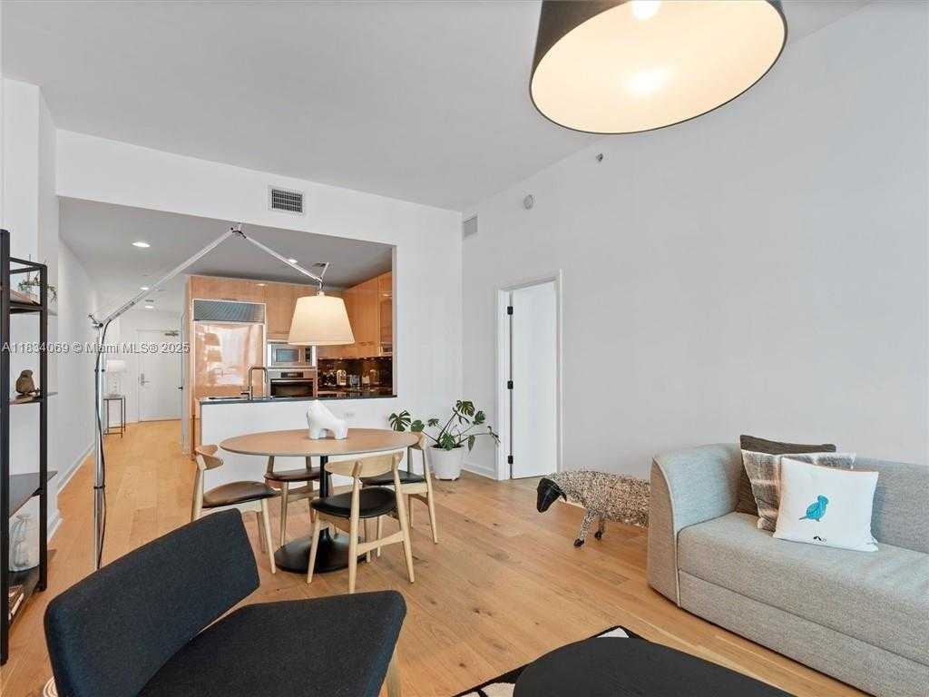 Small Image of 6799 COLLINS AVE #301, Miami Beach Number 8