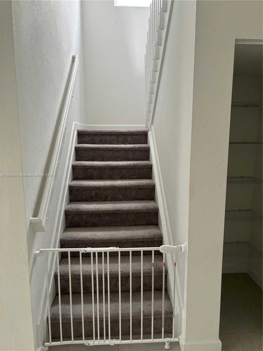 Small Image of 13612 SOUTH WEST 184TH LN, Miami Number 12