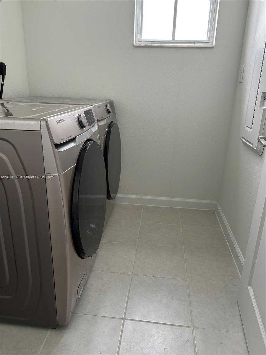 Small Image of 13612 SOUTH WEST 184TH LN, Miami Number 13