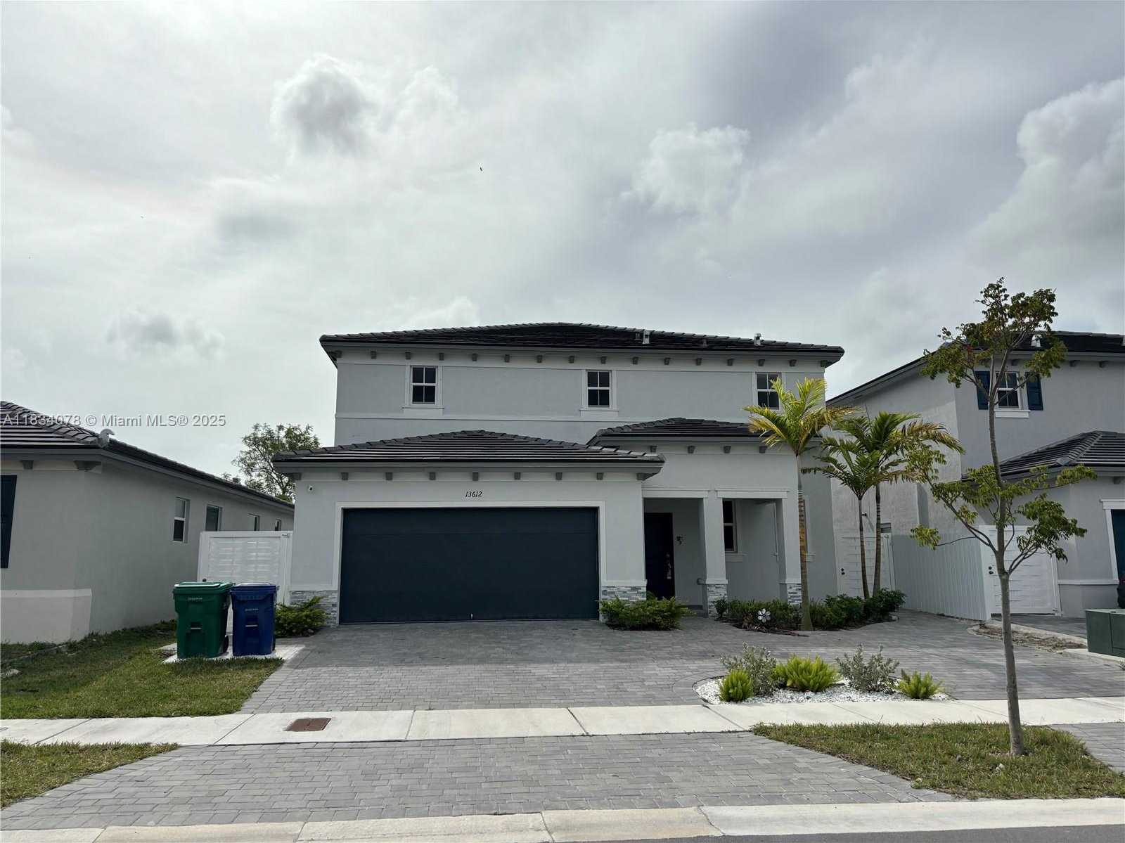 Small Image of 13612 SOUTH WEST 184TH LN, Miami Number 2