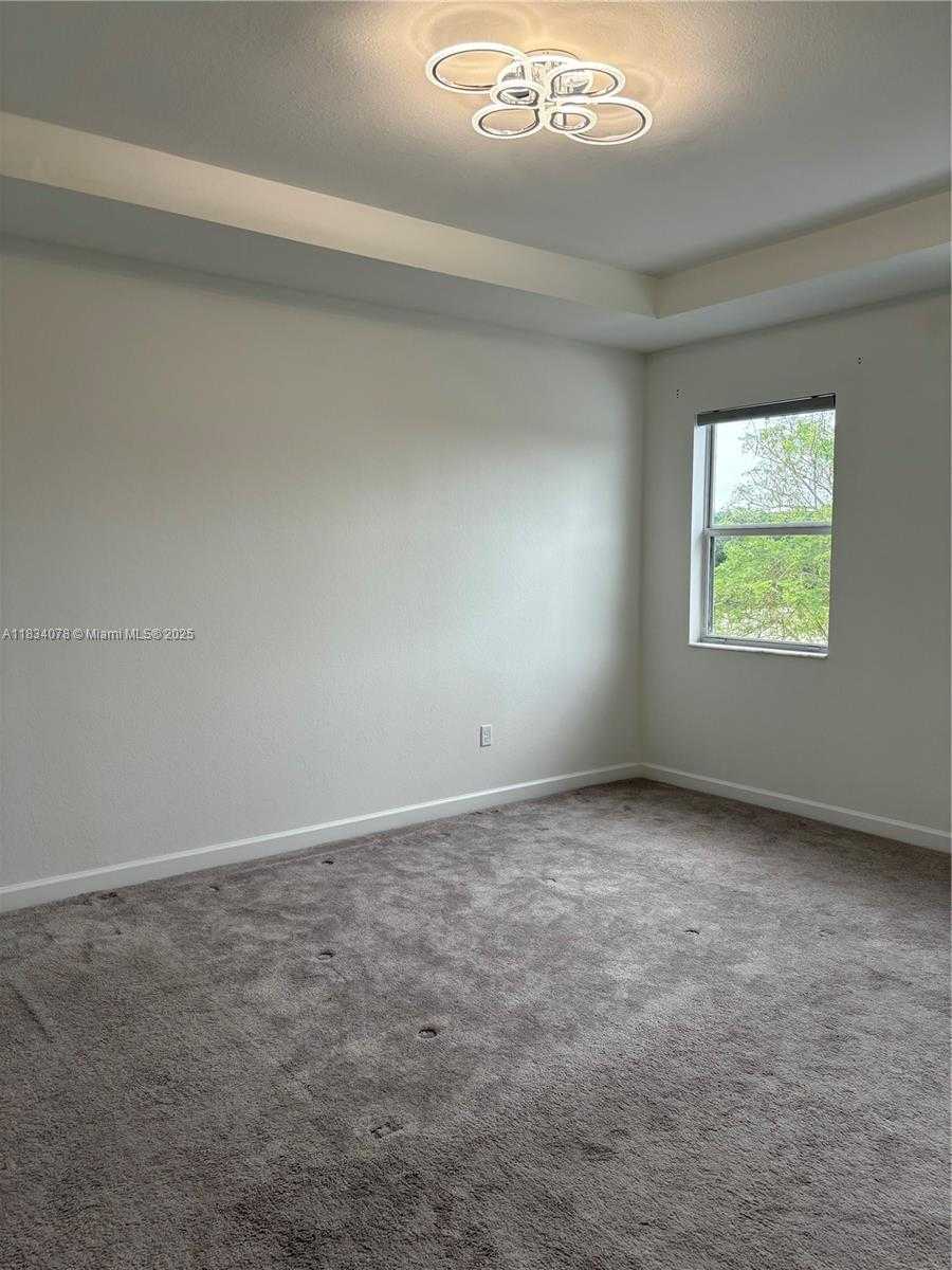 Small Image of 13612 SOUTH WEST 184TH LN, Miami Number 23