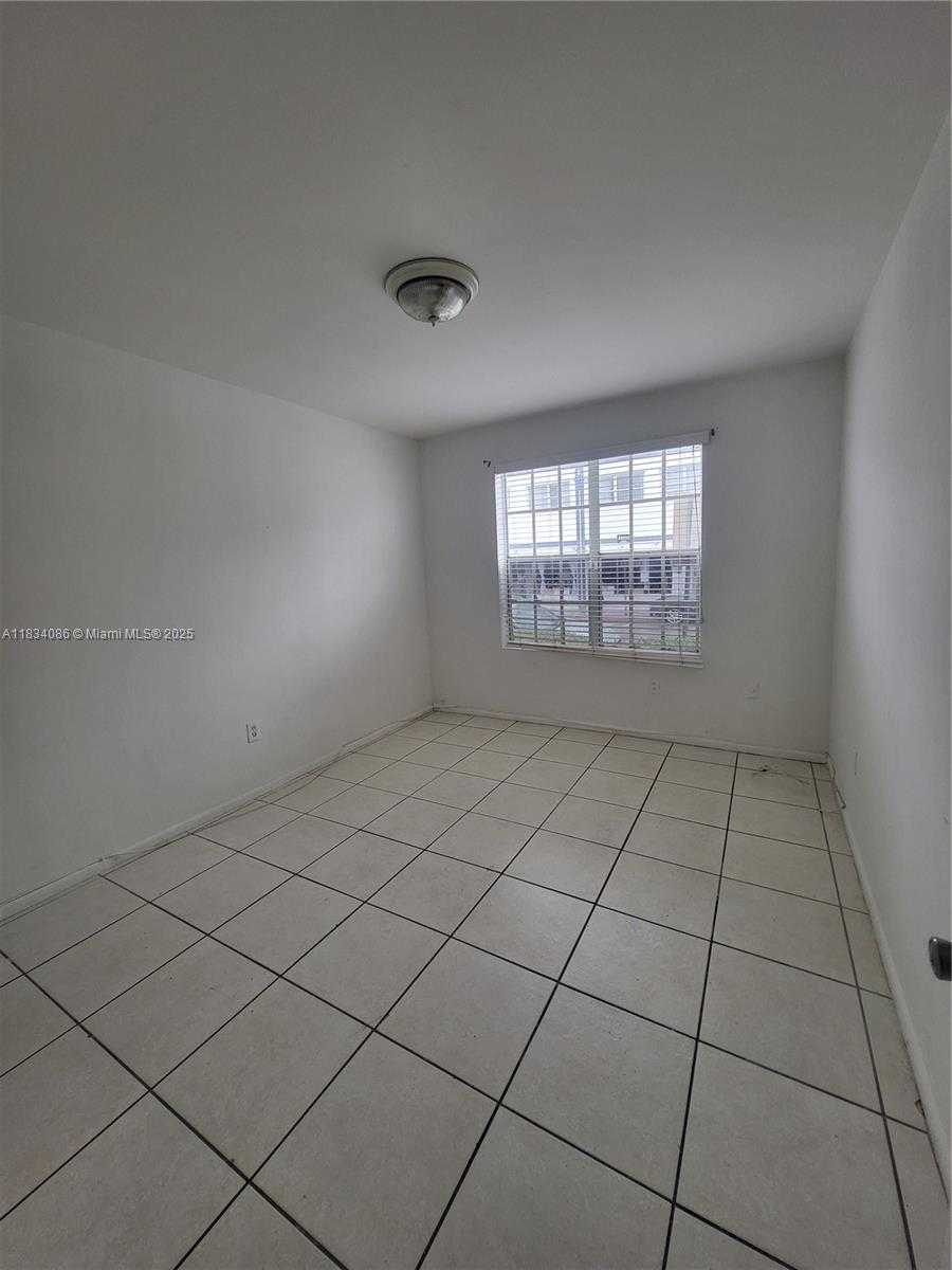 Small Image of 605 EUCLID AVE #106, Miami Beach Number 2