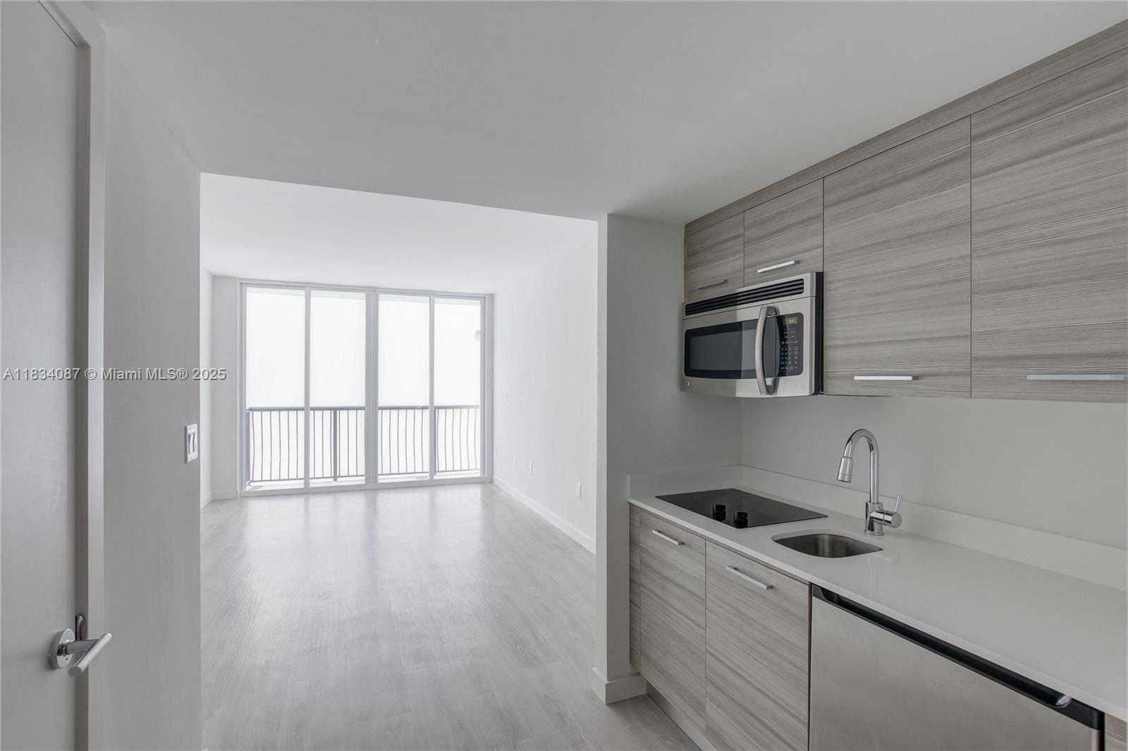 Small Image of 1756 NORTH BAYSHORE DR #10O, Miami Number 2