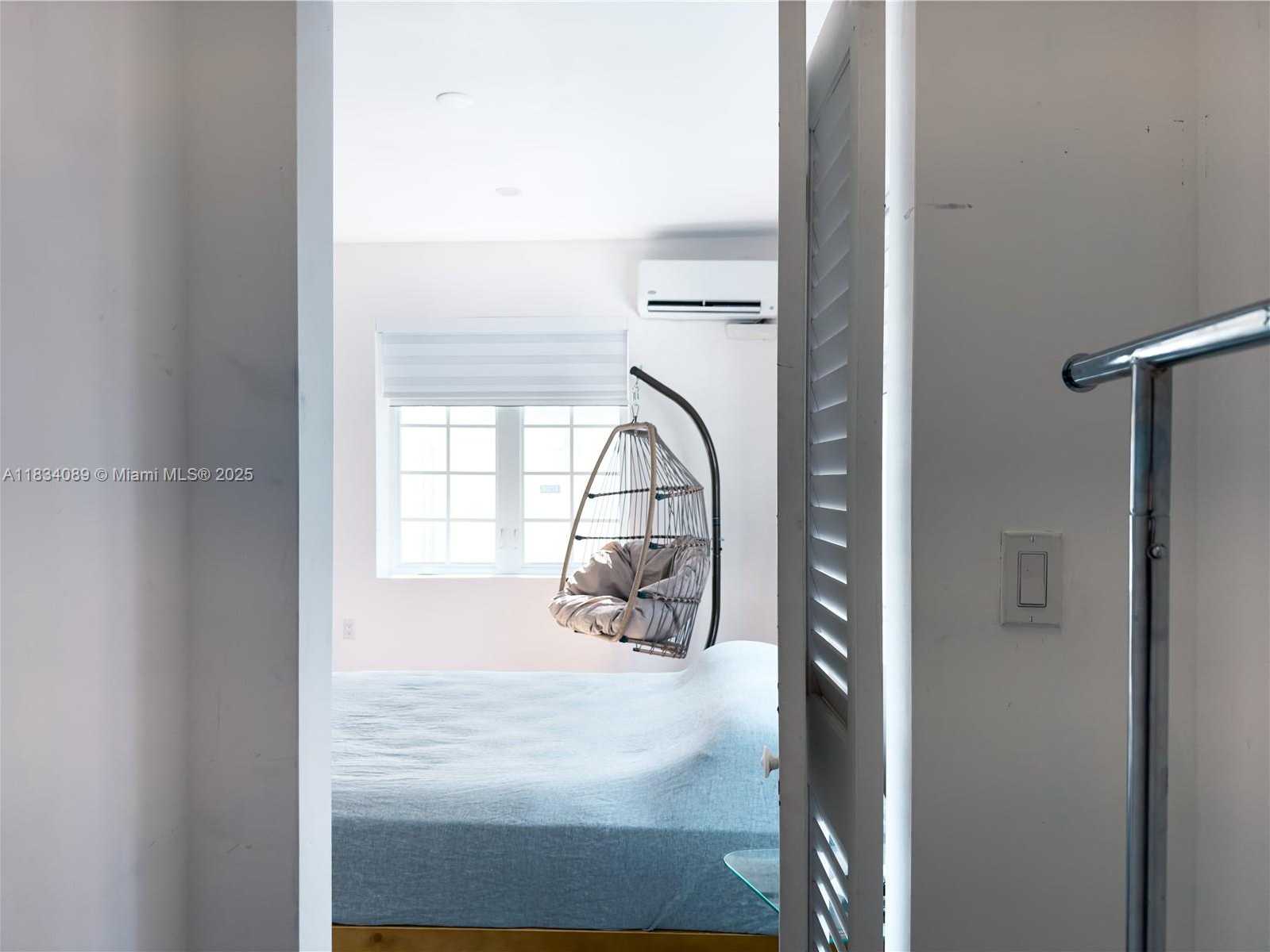 Small Image of Miami Beach Number 9