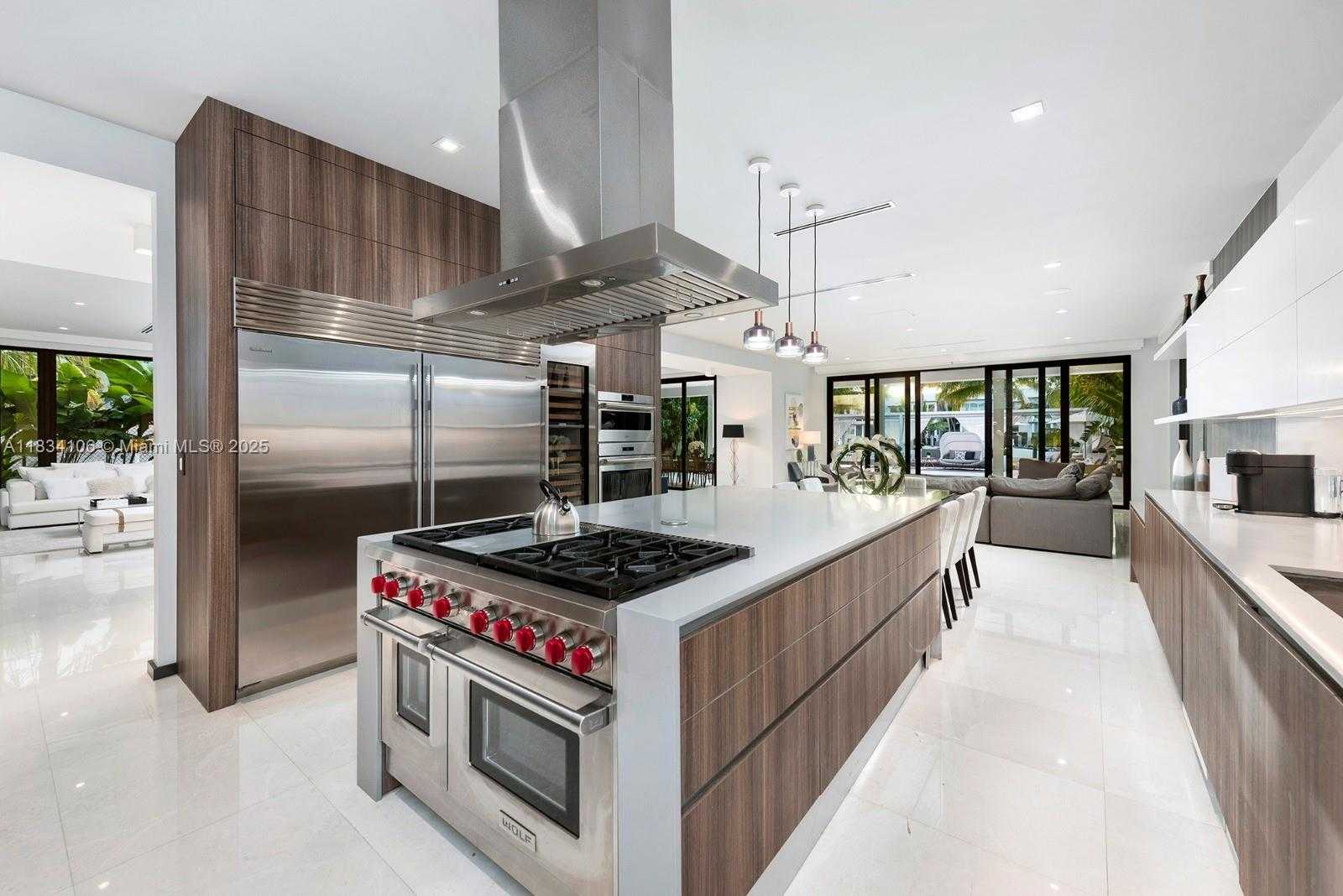 Small Image of 3734 CHASE AVE, Miami Beach Number 11