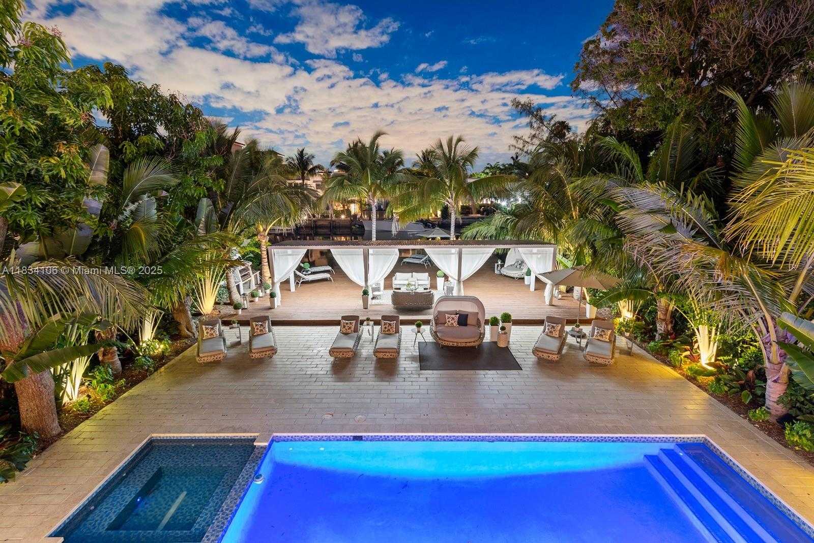 Small Image of 3734 CHASE AVE, Miami Beach Number 2