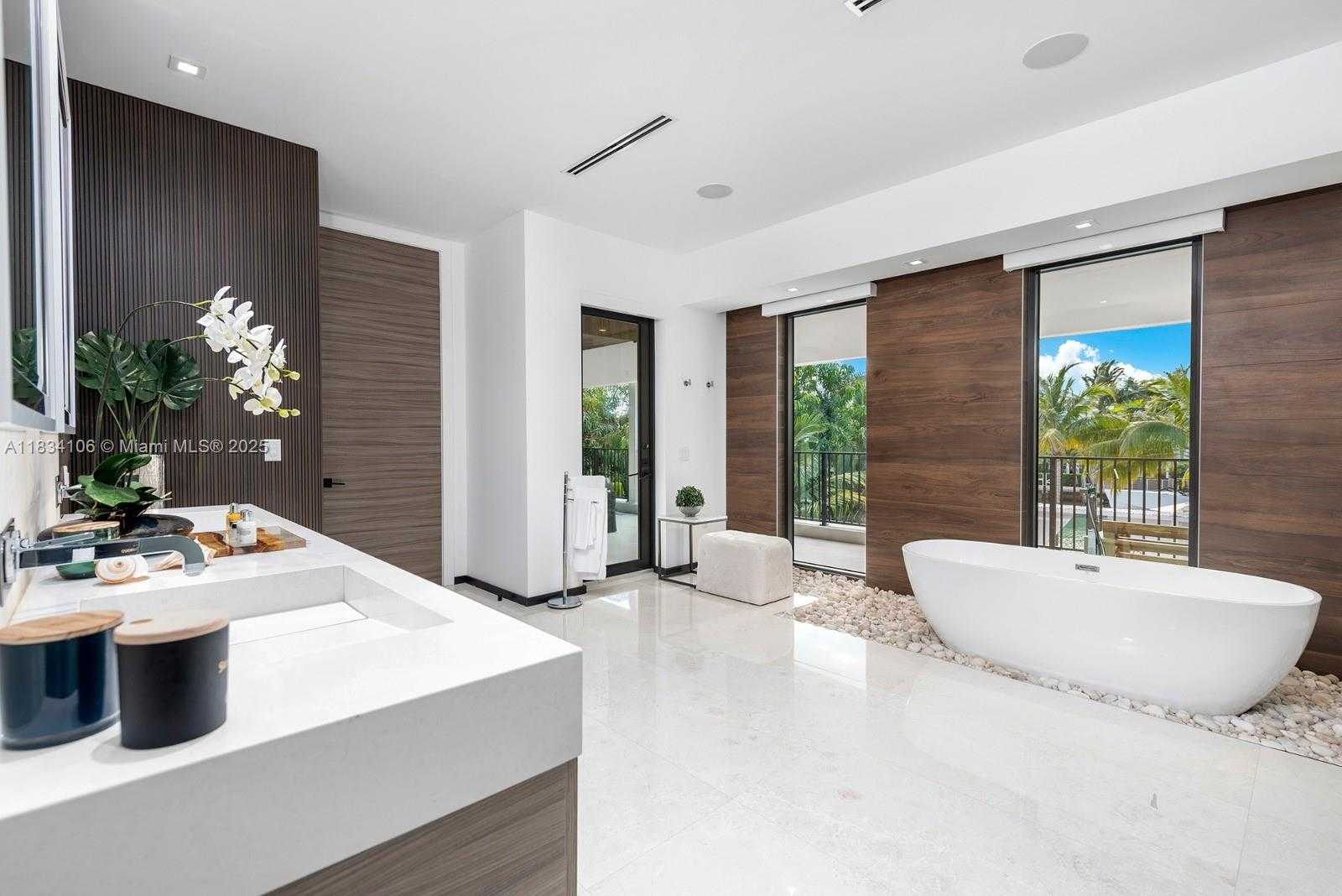 Small Image of 3734 CHASE AVE, Miami Beach Number 26