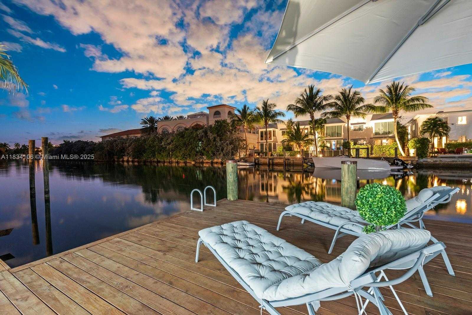 Small Image of 3734 CHASE AVE, Miami Beach Number 4