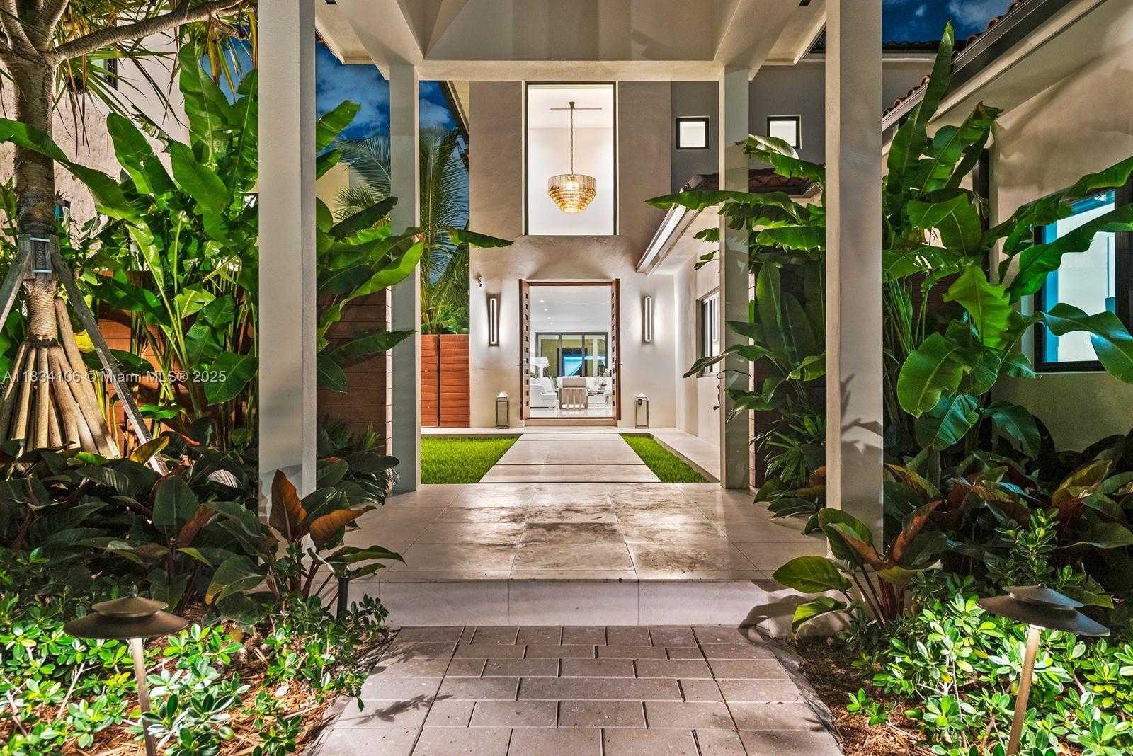 Small Image of 3734 CHASE AVE, Miami Beach Number 5