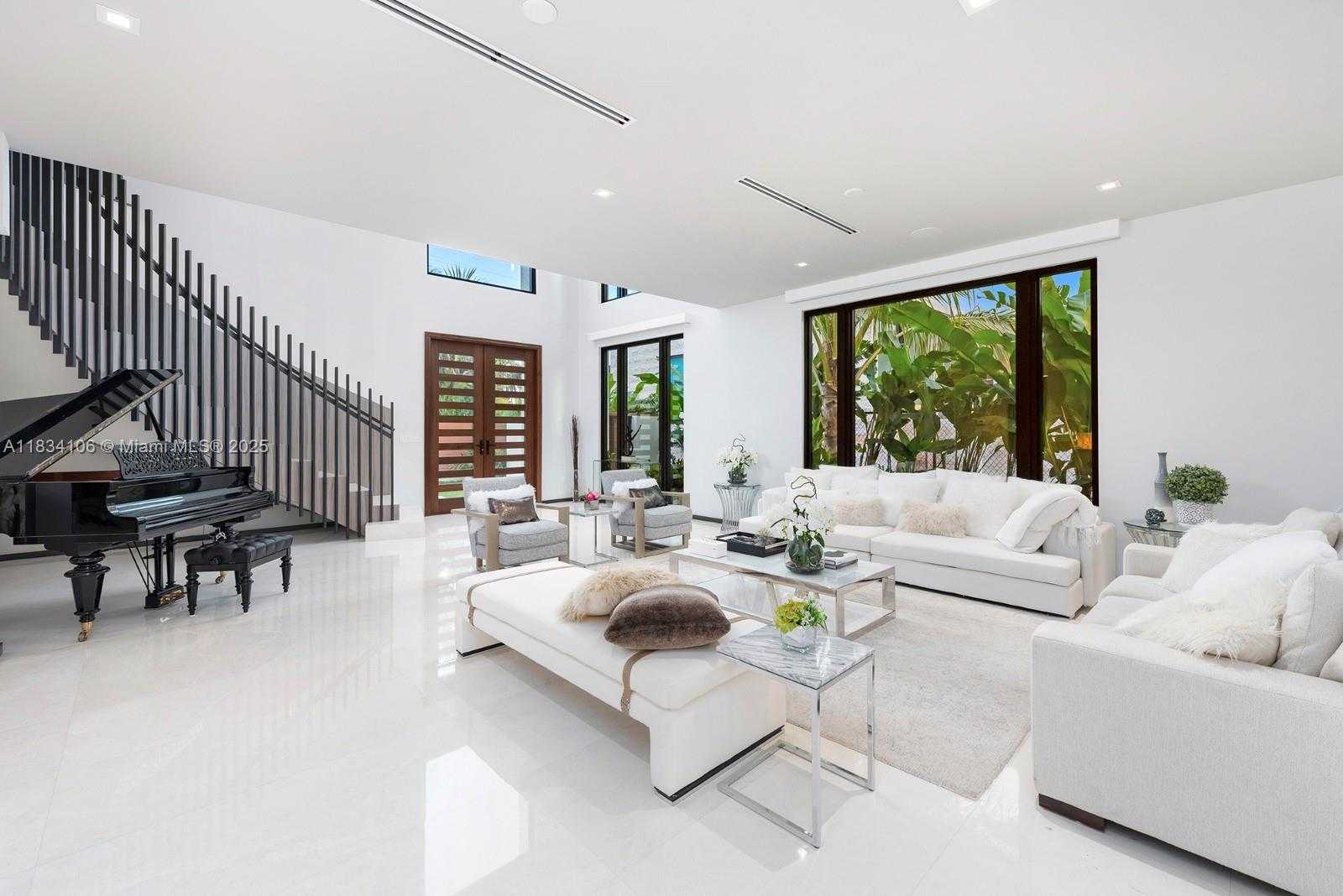 Small Image of 3734 CHASE AVE, Miami Beach Number 7