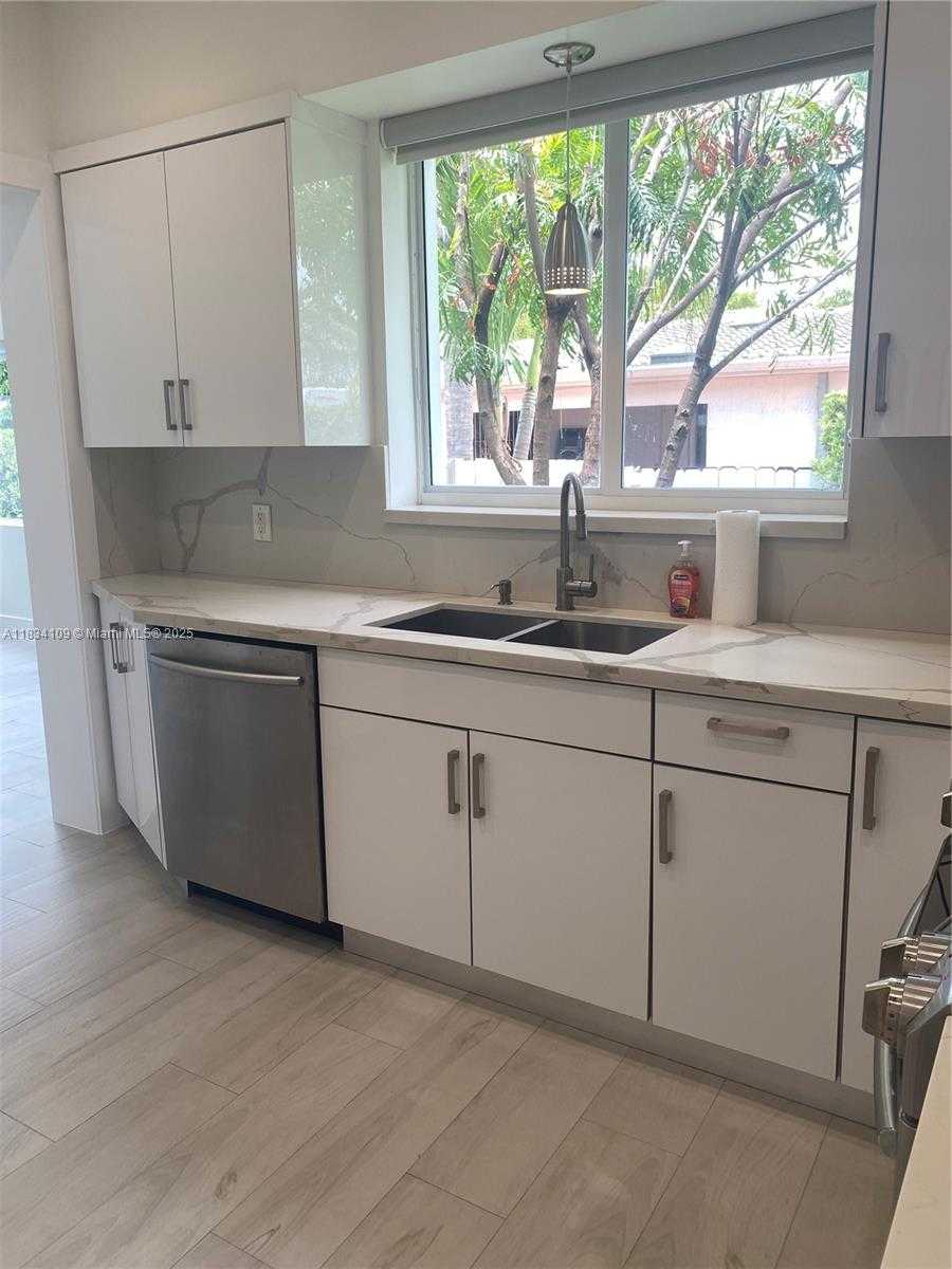 Small Image of 2105 SOUTH WEST 12 ST #2105, Miami Number 11