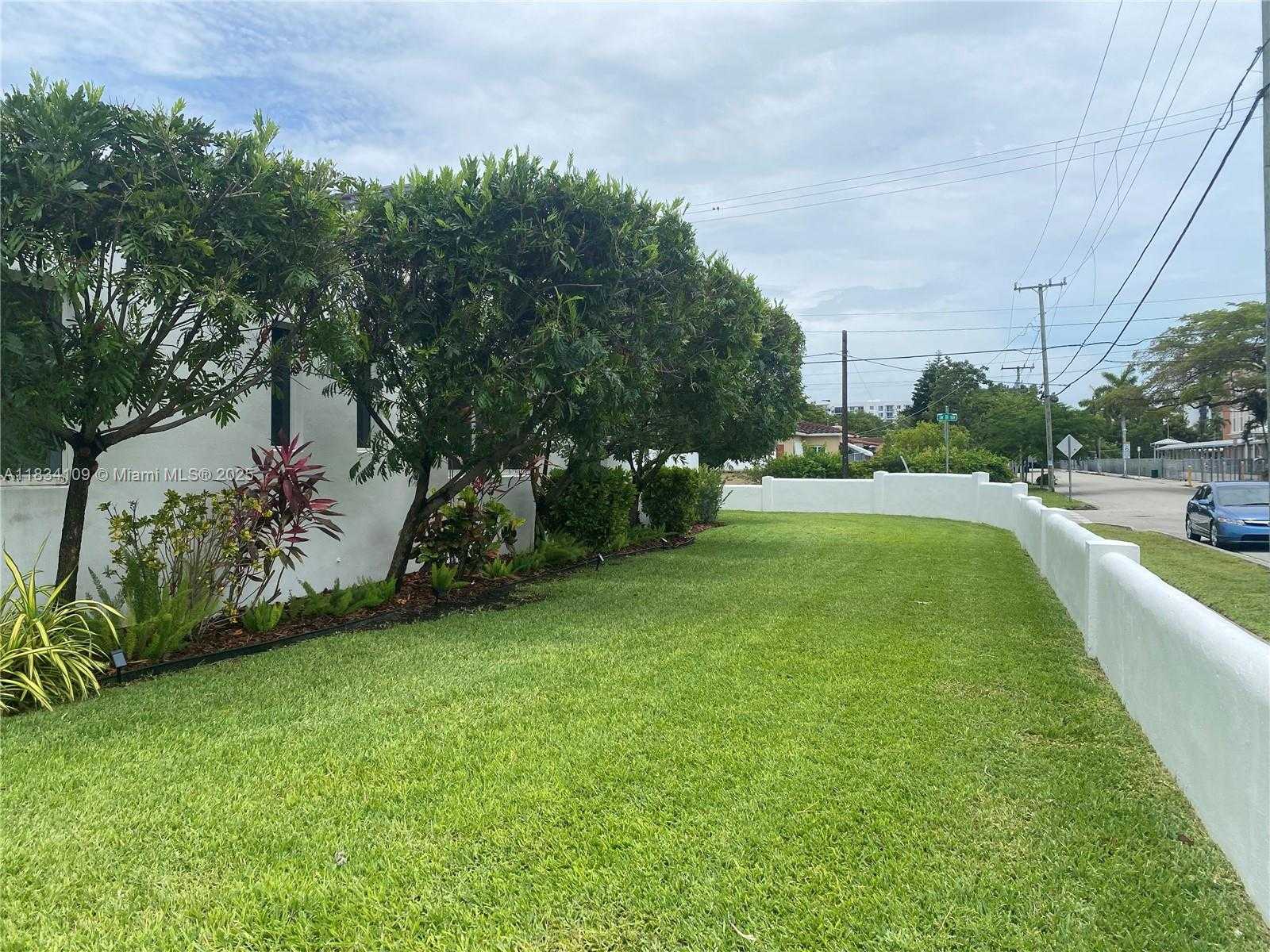 Small Image of 2105 SOUTH WEST 12 ST #2105, Miami Number 3