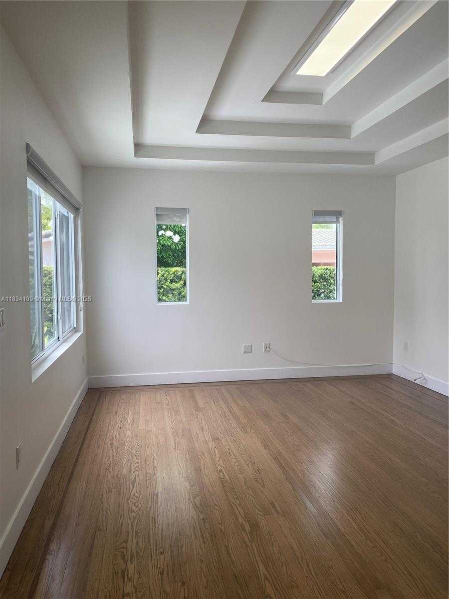 Small Image of 2105 SOUTH WEST 12 ST #2105, Miami Number 5