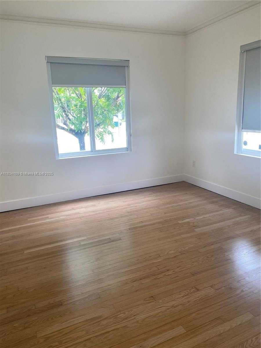 Small Image of 2105 SOUTH WEST 12 ST #2105, Miami Number 7