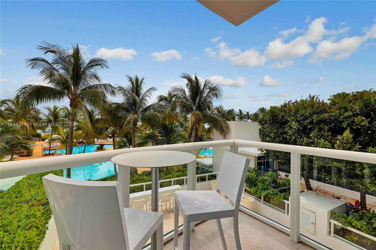 Small Image of 50 SOUTH POINTE DR #TWN4, Miami Beach Number 13