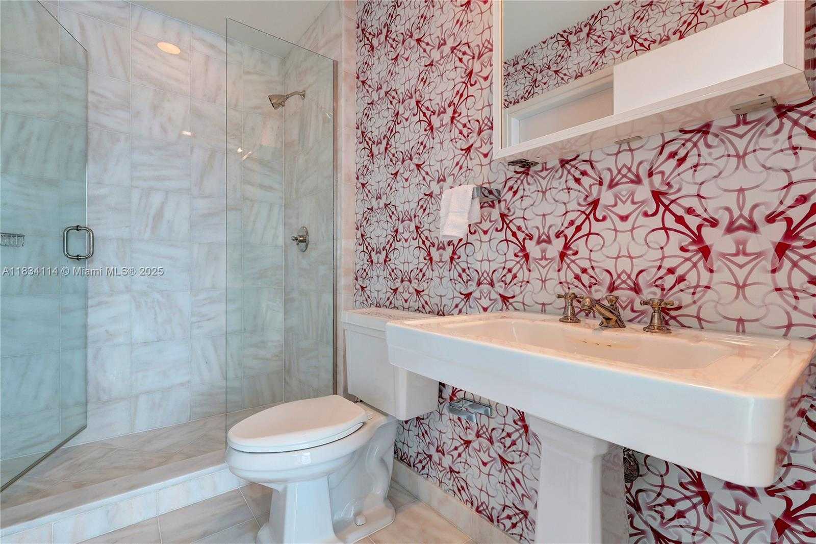 Small Image of 50 SOUTH POINTE DR #TWN4, Miami Beach Number 14