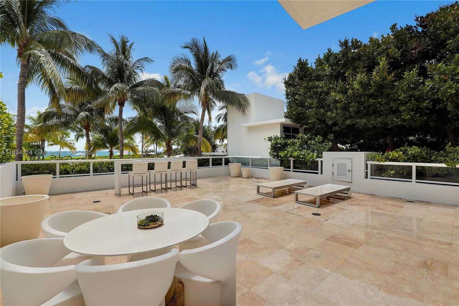 Small Image of 50 SOUTH POINTE DR #TWN4, Miami Beach Number 8