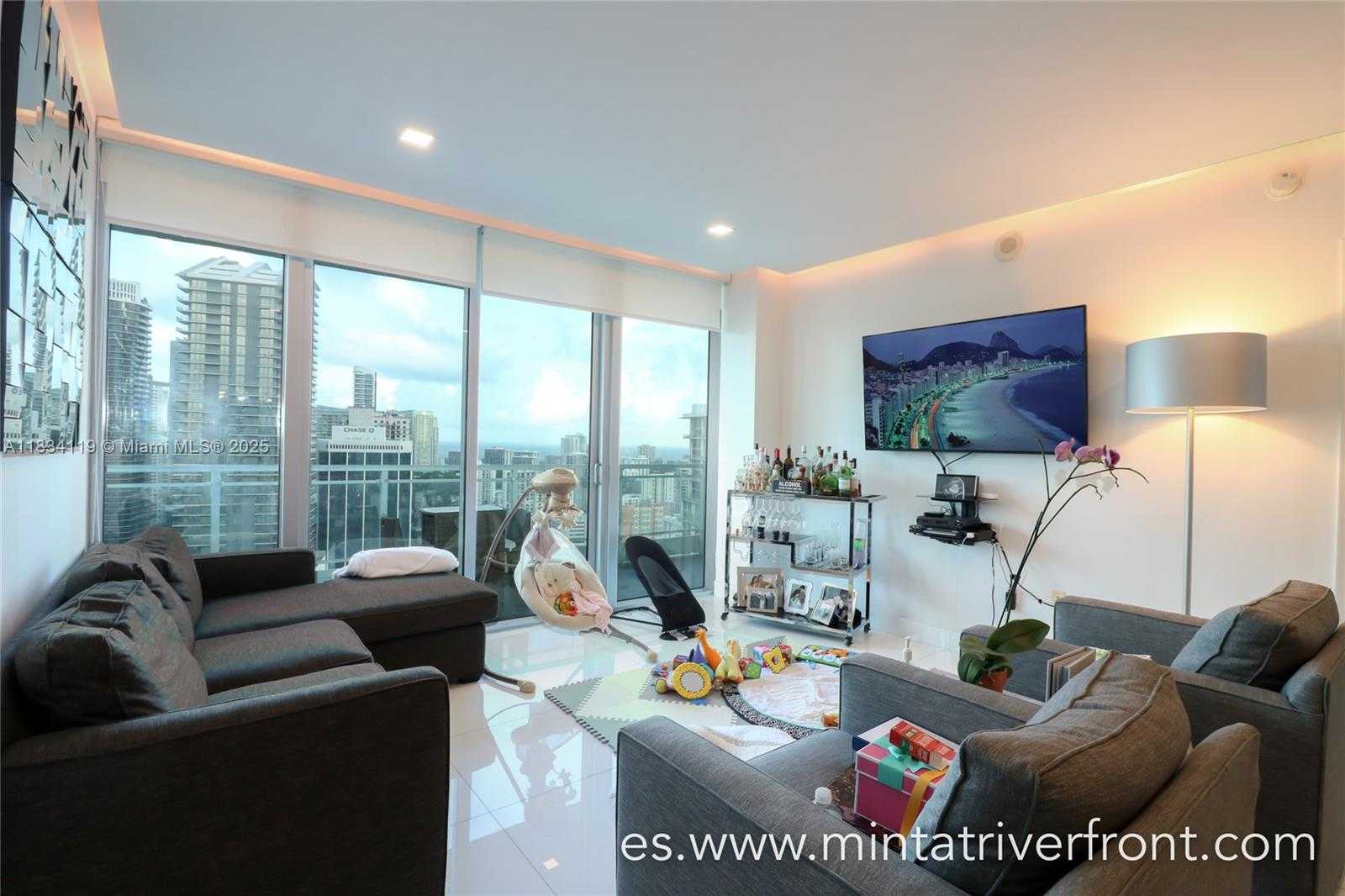 Small Image of 92 SOUTH WEST 3RD ST #3003, Miami Number 3