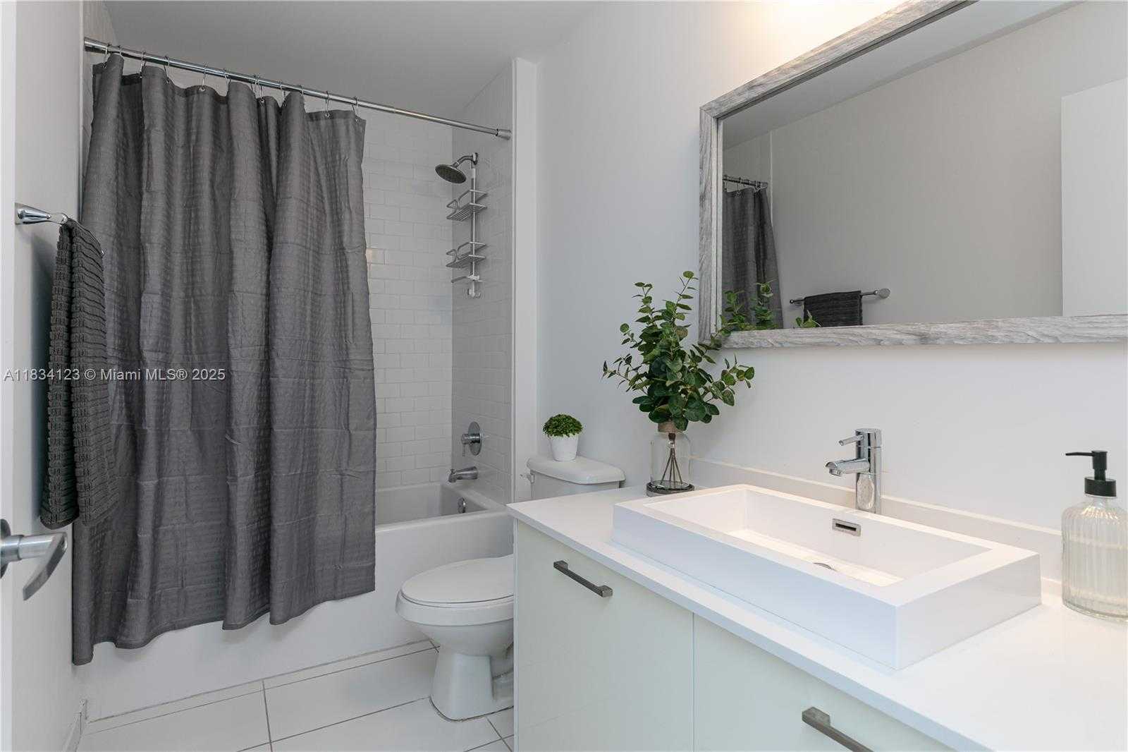 Small Image of 151 SOUTH EAST 1ST ST #3103, Miami Number 33