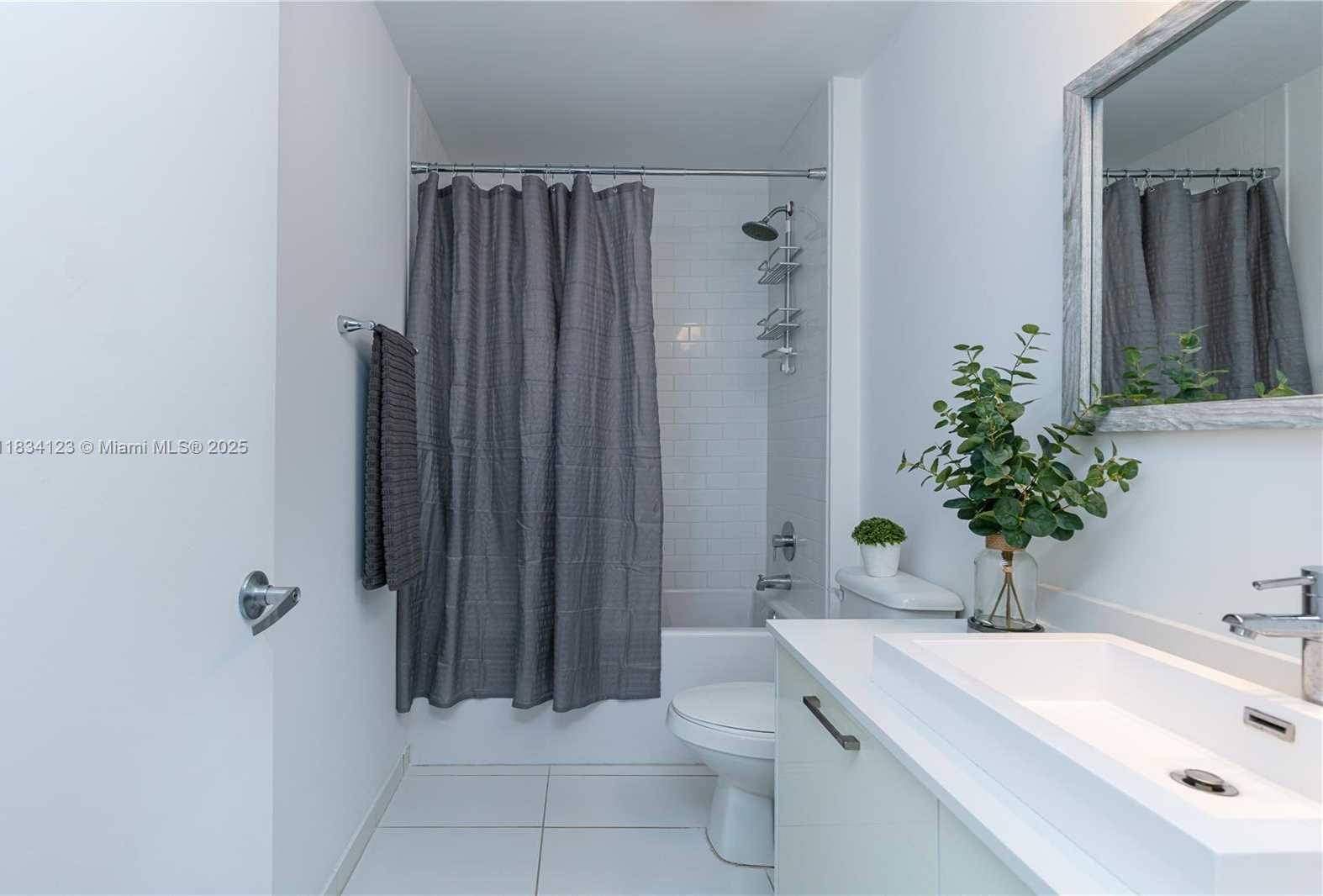 Small Image of 151 SOUTH EAST 1ST ST #3103, Miami Number 34