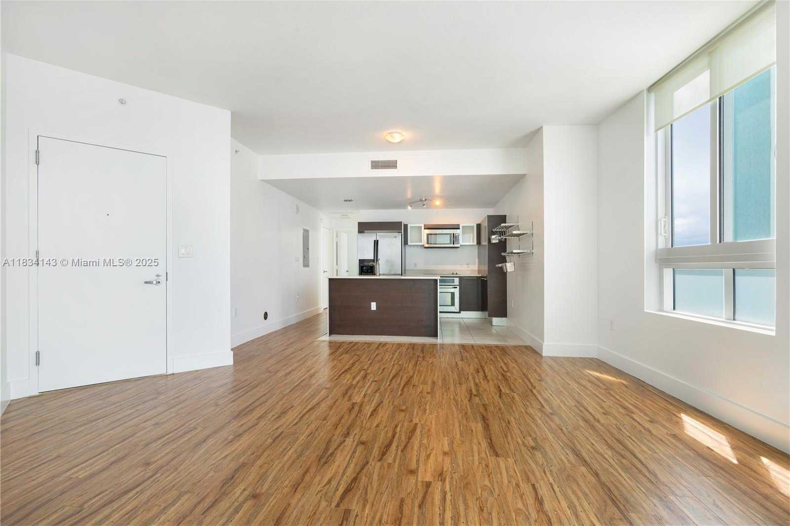 Small Image of 1900 NORTH BAYSHORE DR #3410, Miami Number 4