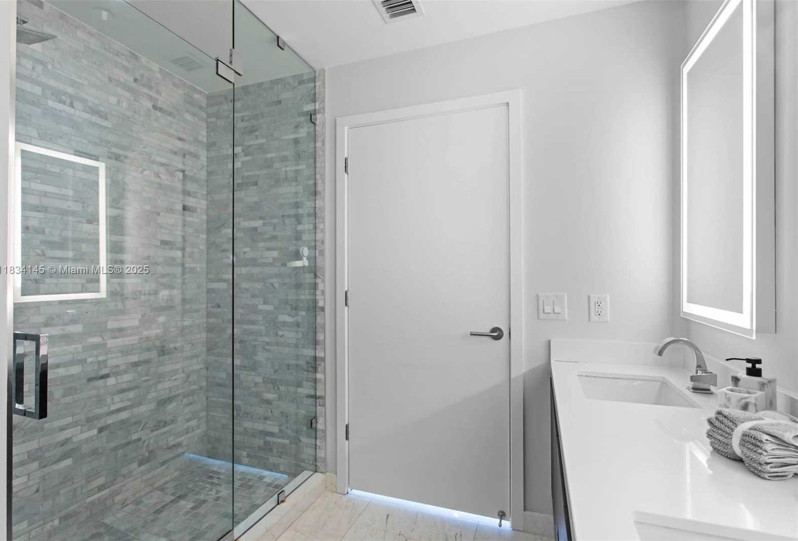 Small Image of 851 NORTH EAST 1ST AVE #3900, Miami Number 25