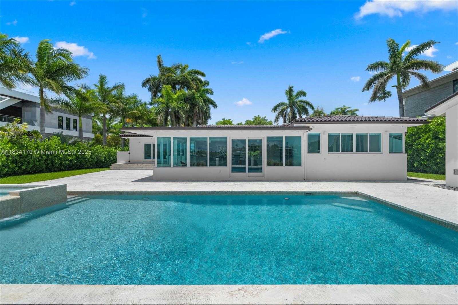 Small Image of 205 NORTH HIBISCUS DR, Miami Beach Number 10