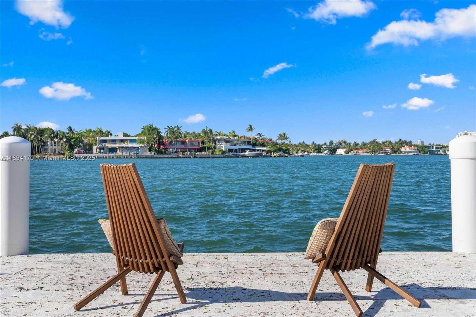 Small Image of 205 NORTH HIBISCUS DR, Miami Beach Number 11