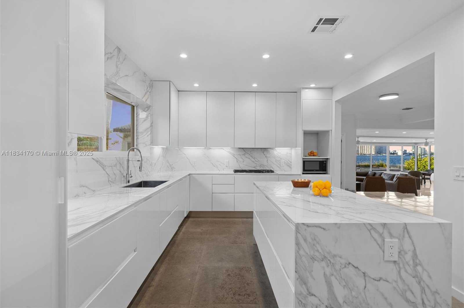Small Image of 205 NORTH HIBISCUS DR, Miami Beach Number 13