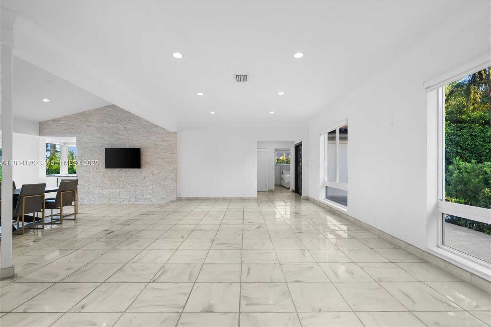 Small Image of 205 NORTH HIBISCUS DR, Miami Beach Number 17