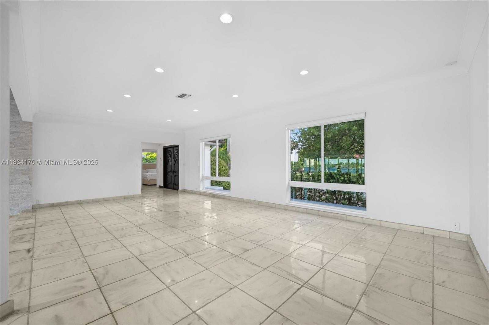 Small Image of 205 NORTH HIBISCUS DR, Miami Beach Number 19