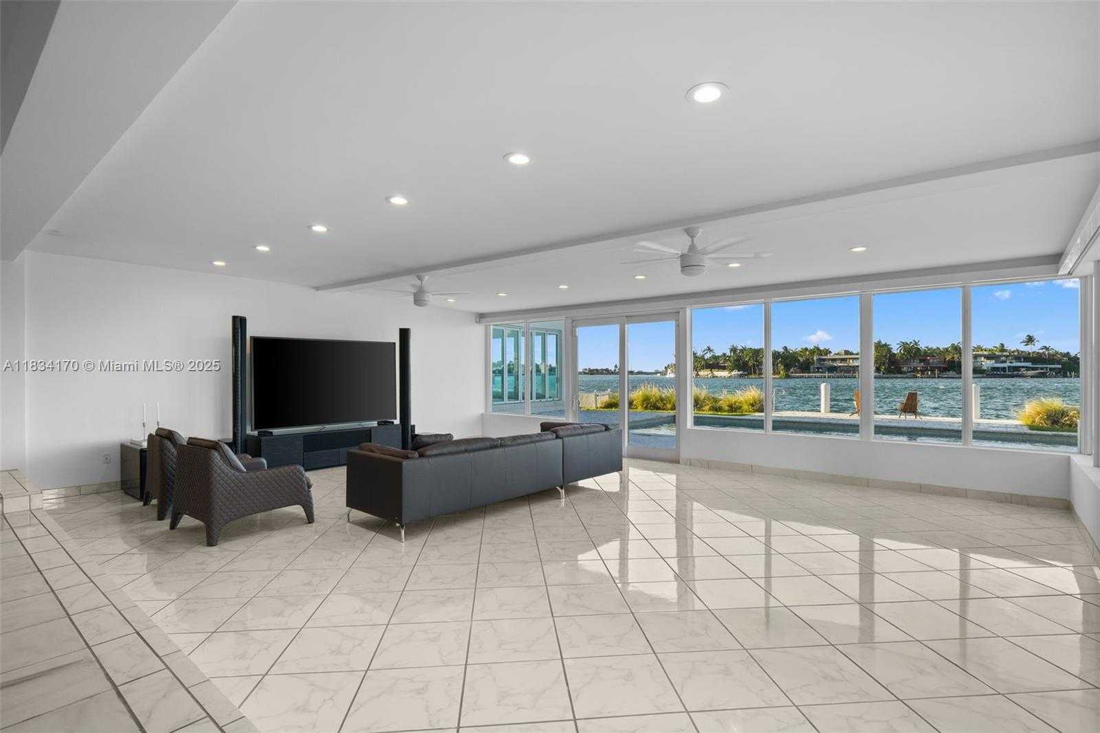 Small Image of 205 NORTH HIBISCUS DR, Miami Beach Number 24