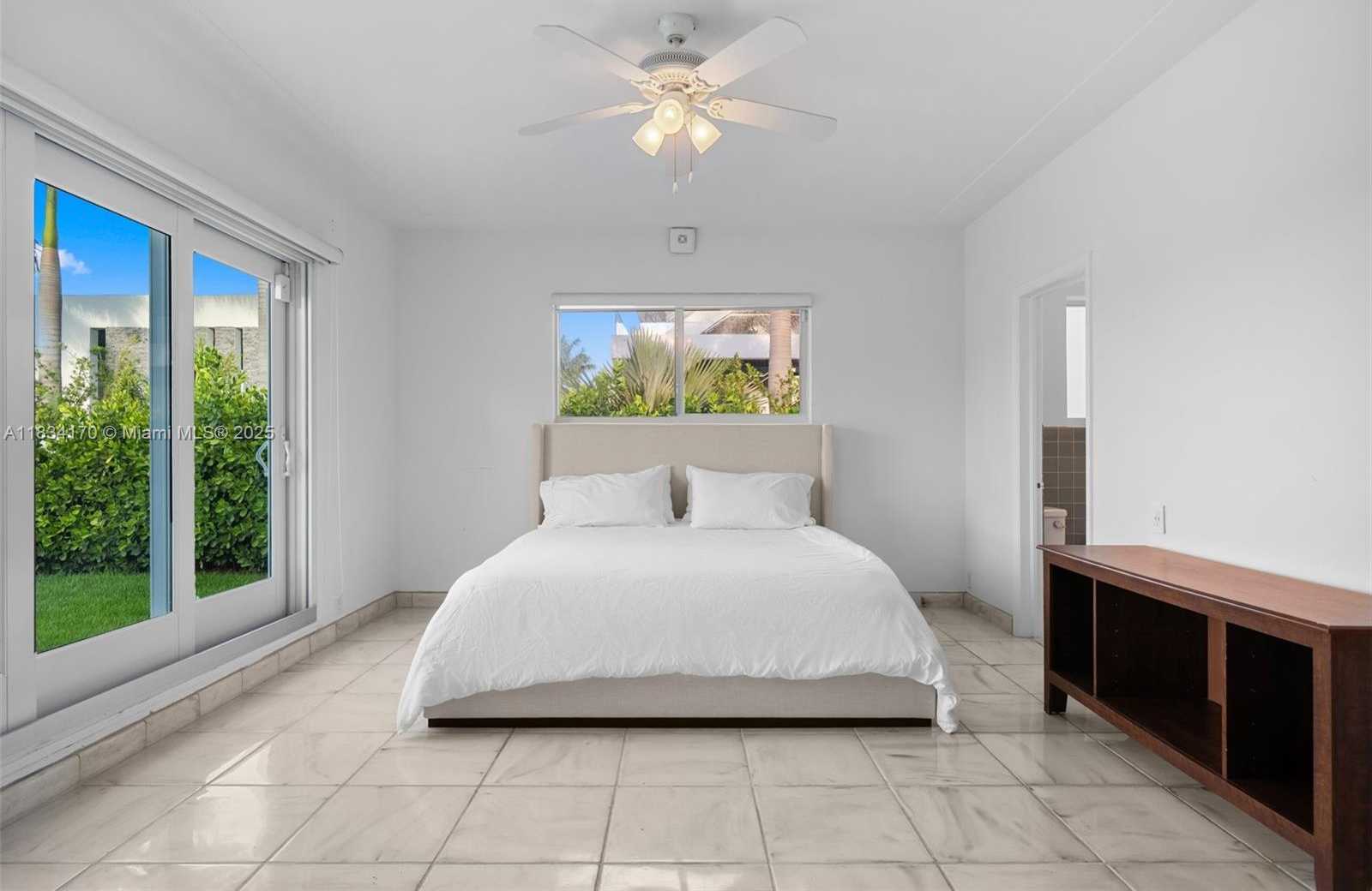 Small Image of 205 NORTH HIBISCUS DR, Miami Beach Number 28