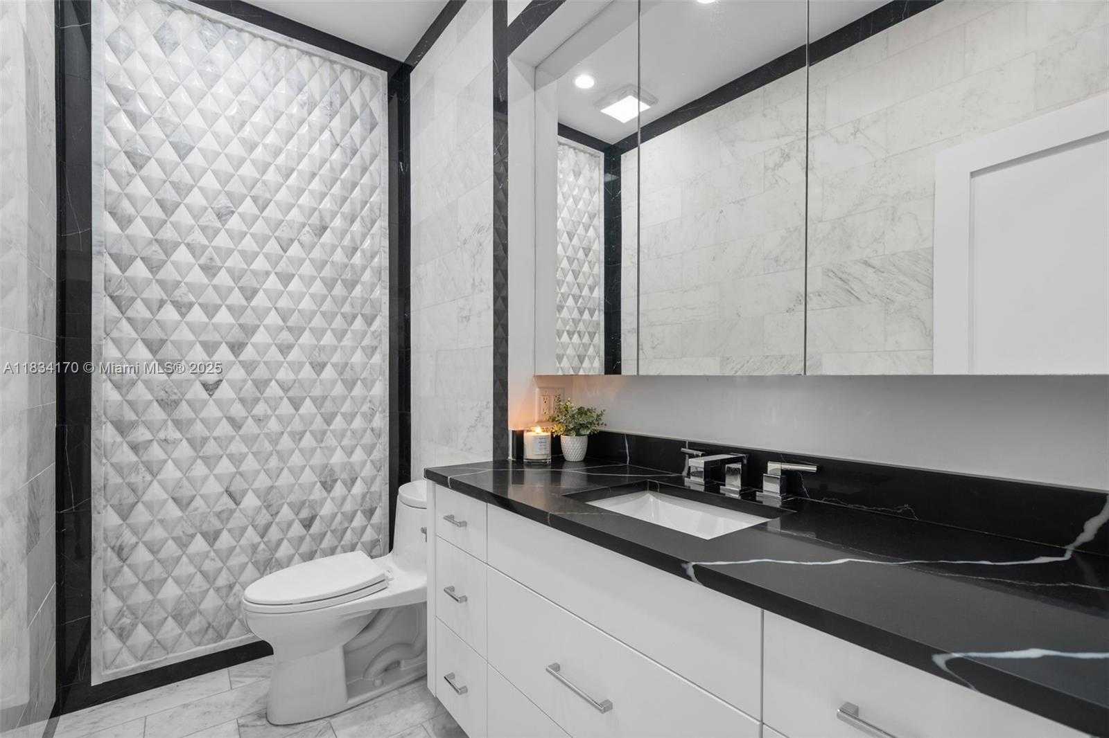 Small Image of 205 NORTH HIBISCUS DR, Miami Beach Number 39