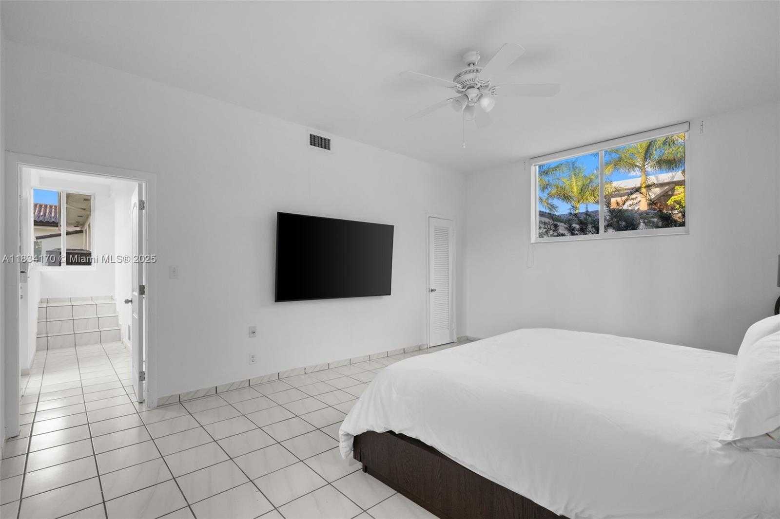 Small Image of 205 NORTH HIBISCUS DR, Miami Beach Number 41