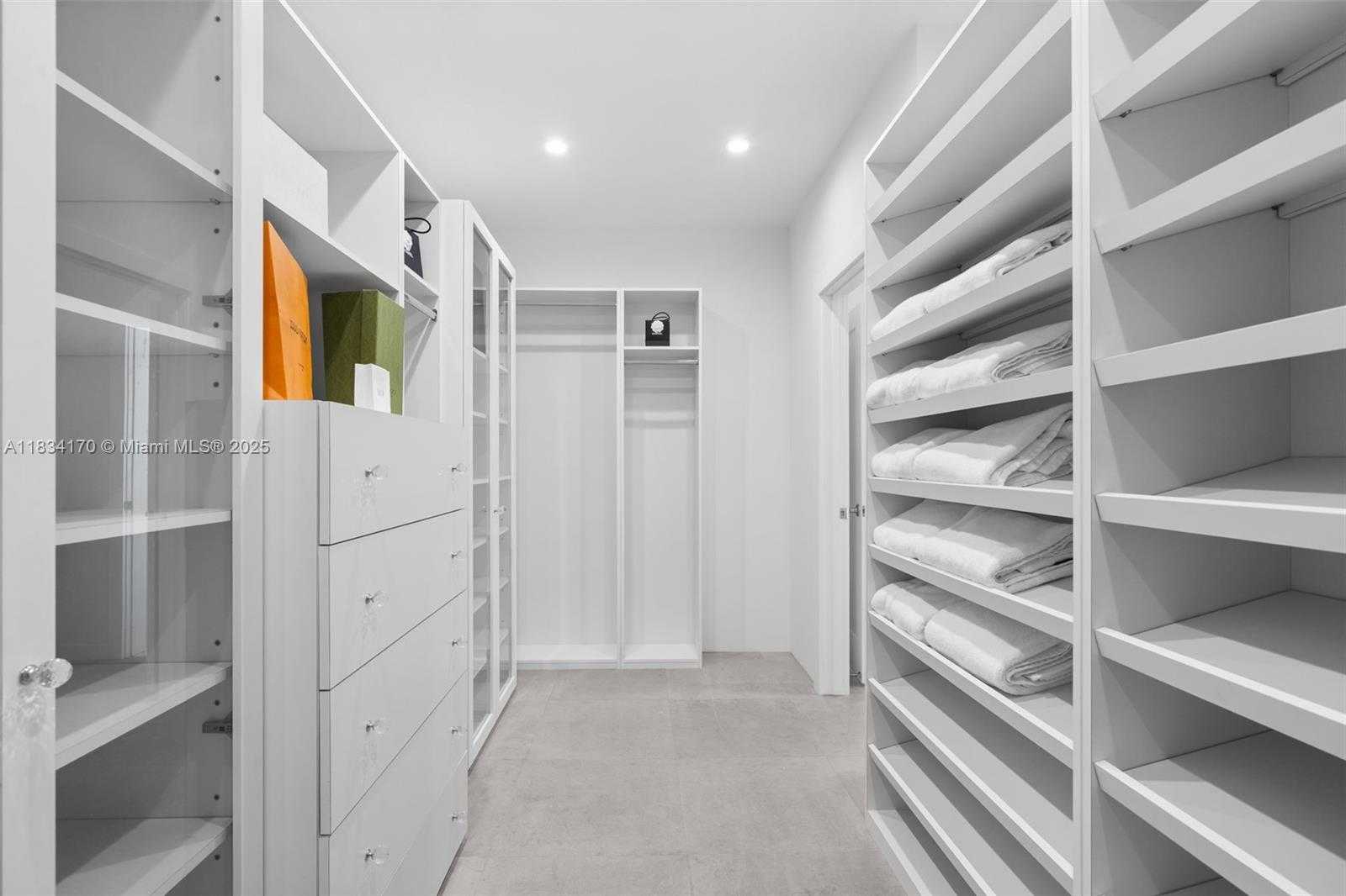 Small Image of 205 NORTH HIBISCUS DR, Miami Beach Number 49