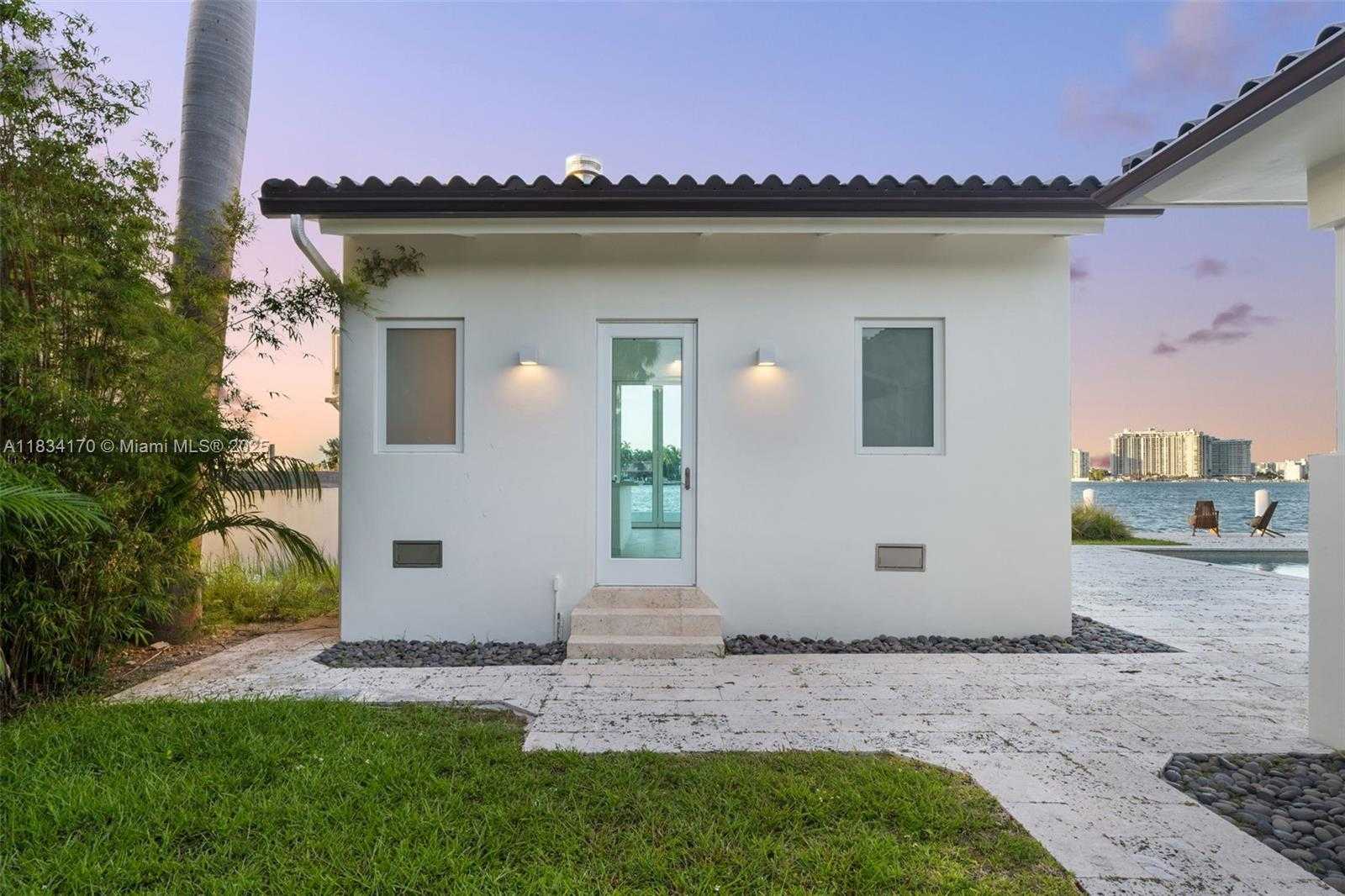 Small Image of 205 NORTH HIBISCUS DR, Miami Beach Number 53