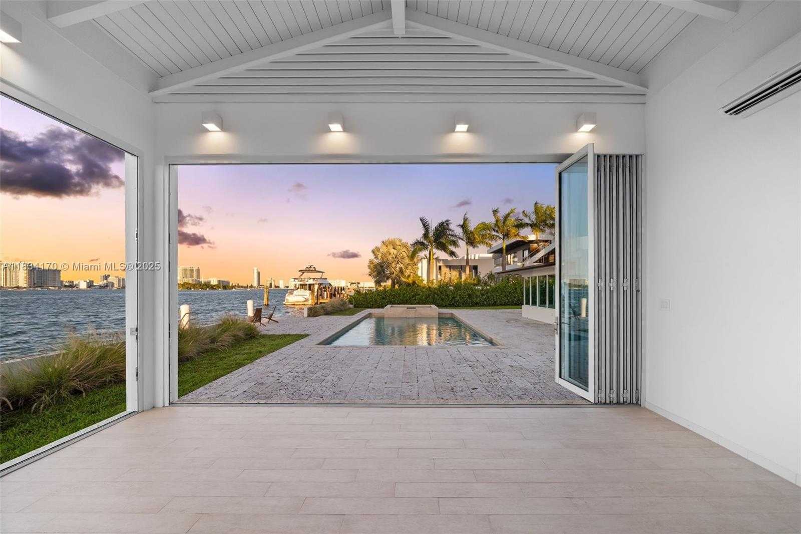 Small Image of 205 NORTH HIBISCUS DR, Miami Beach Number 55