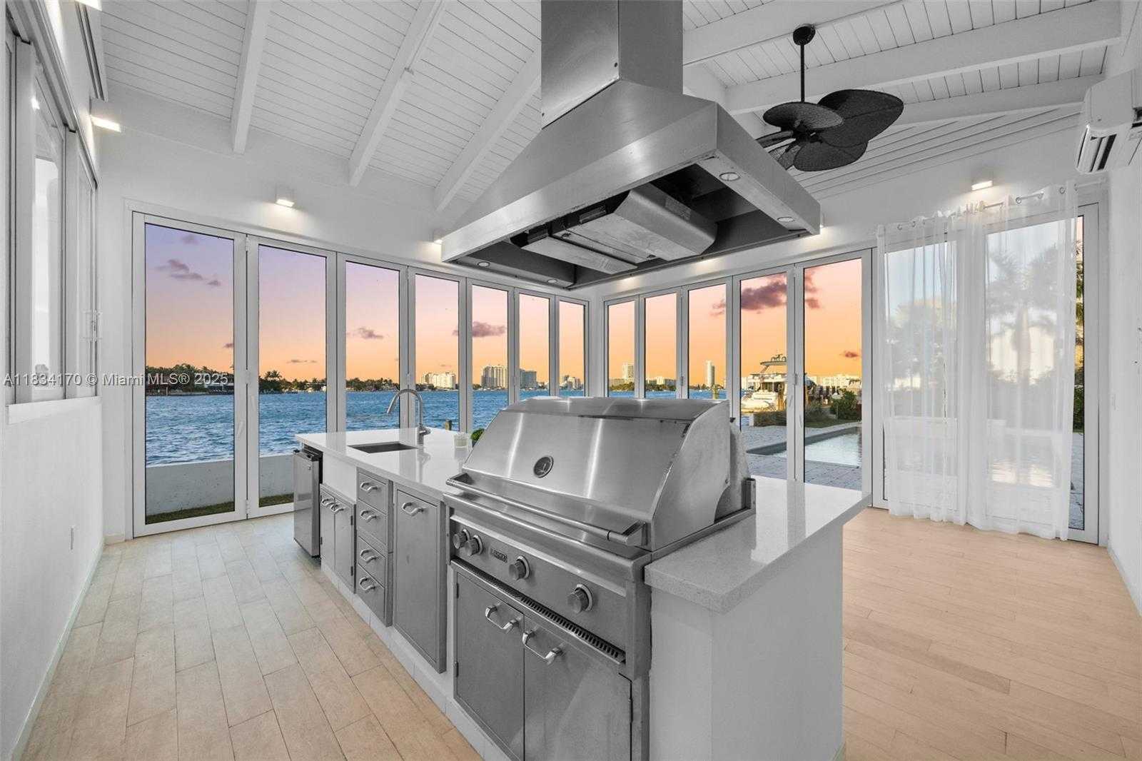 Small Image of 205 NORTH HIBISCUS DR, Miami Beach Number 59