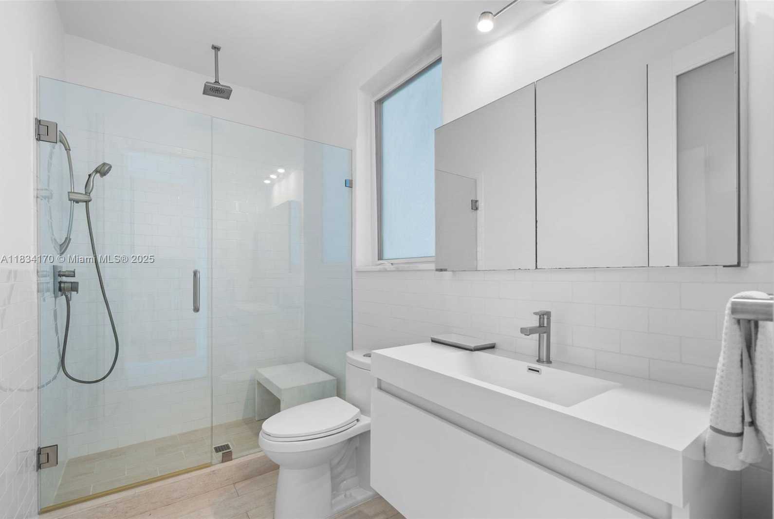 Small Image of 205 NORTH HIBISCUS DR, Miami Beach Number 60